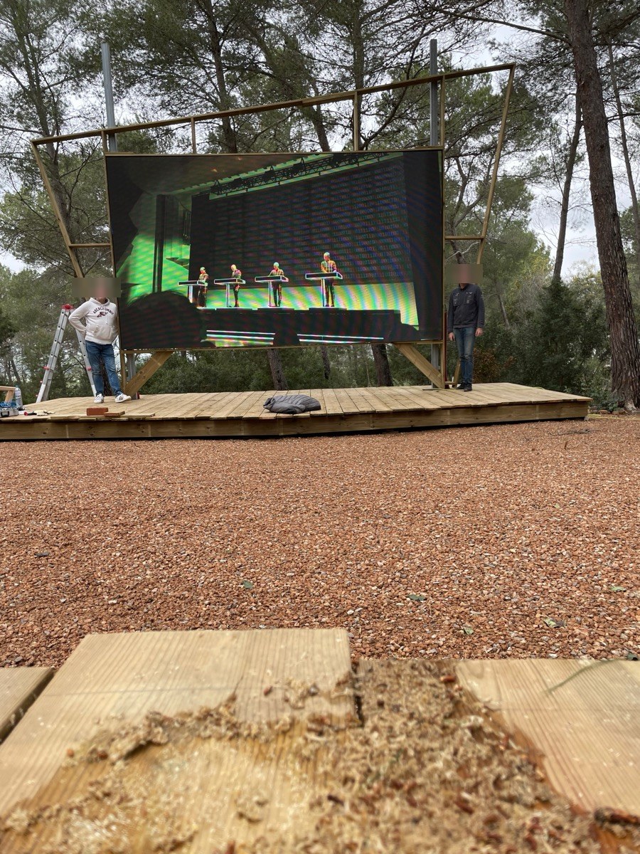 LED-Wall auf Ibiza, Bild 2