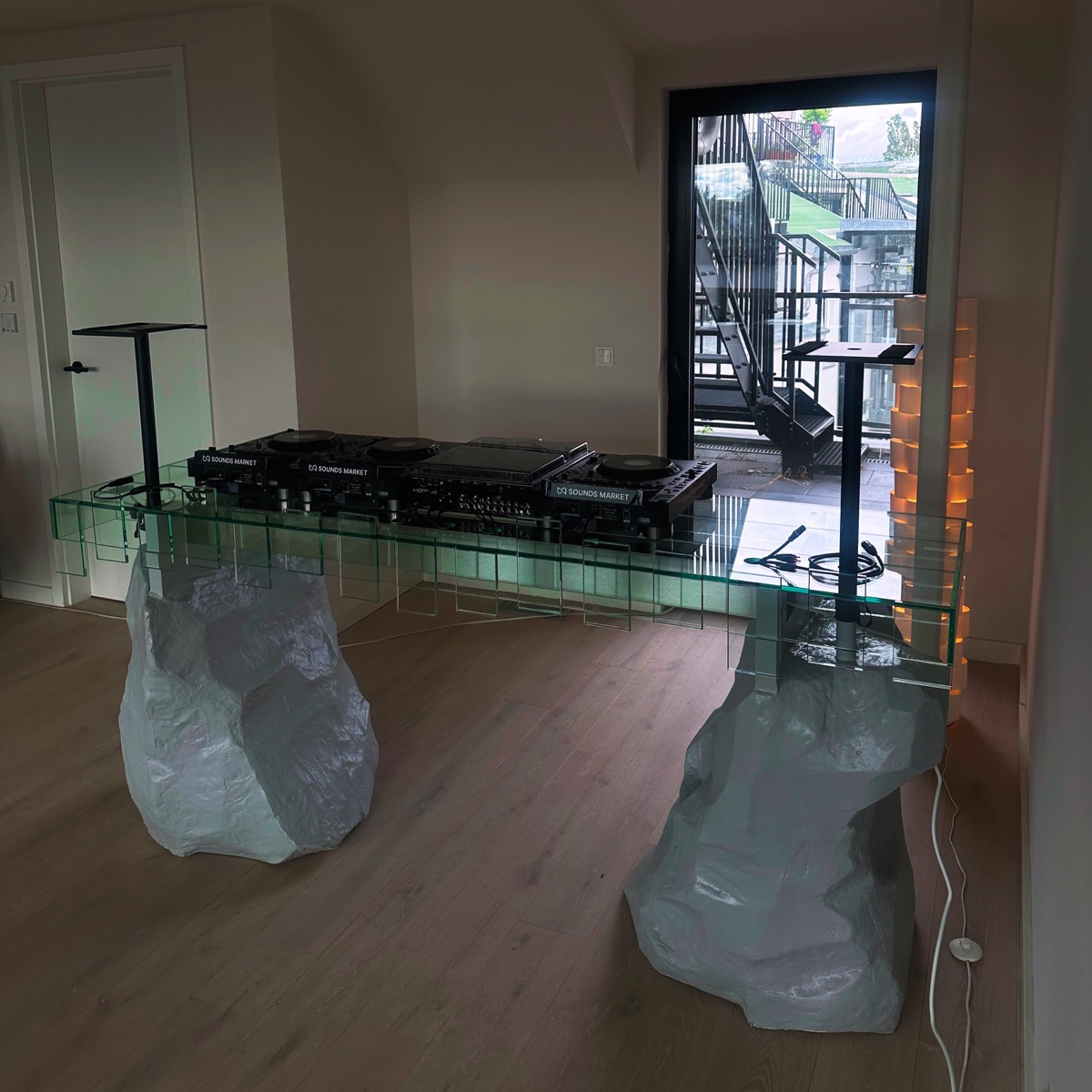 DJ-Tisch mit Glasplatte, Bild 3